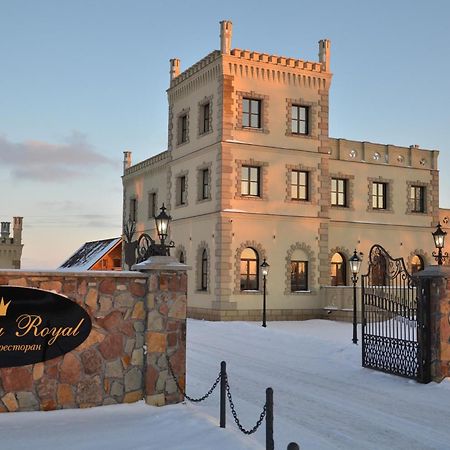 Chateau Royal Hotel Berezovka  エクステリア 写真