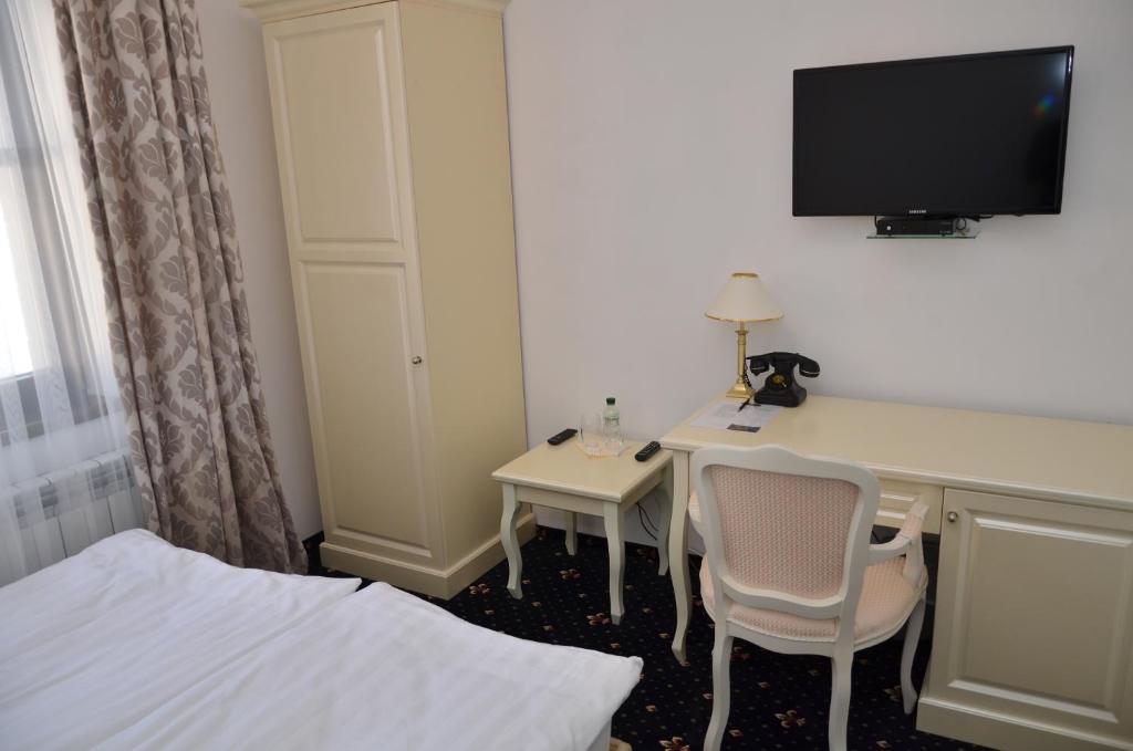 Chateau Royal Hotel Berezovka  エクステリア 写真